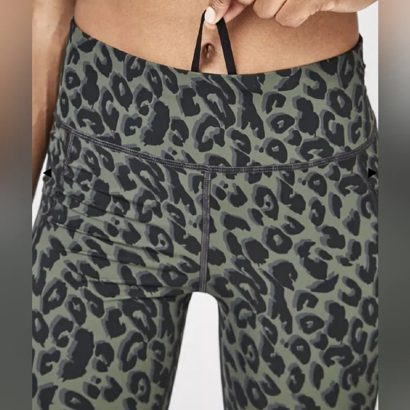 Sweaty Betty Zero Gravity Full Length Running Legging Black Olive Size Medium - Picture 6 of 16